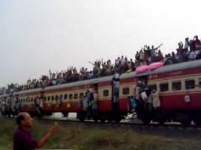 Индийский поезд! (видео)