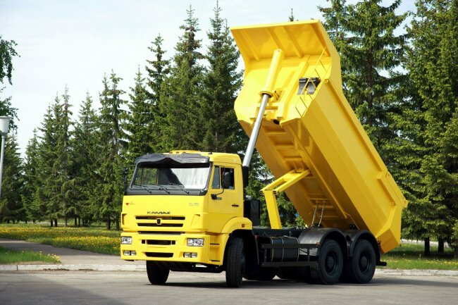КАМАЗ выпустил первые рестайлинговые грузовики