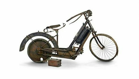Первый серийный мотоцикл