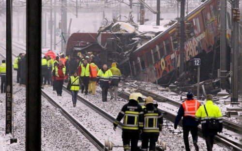 Под Брюсселем лоб в лоб столкнулись два поезда