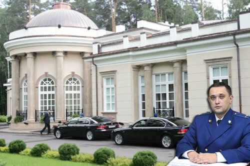 Прокурор уволен после попытки свидания с Медведевым