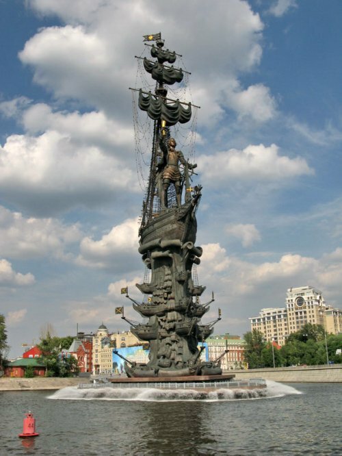 "Архнадзор" предложил избавить Москву от скульптур Церетели