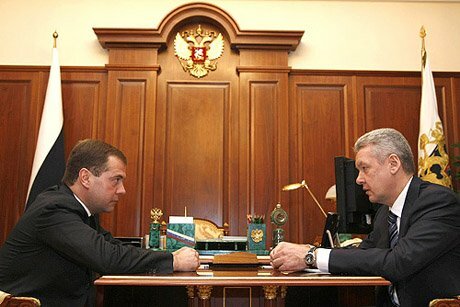 Медведев: избавиться от "пробок" в Москве безотлагательно 