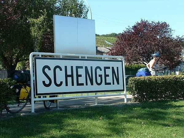 Глава Еврокомиссии предлагает ввести приграничный контроль внутри Шенгенско ...