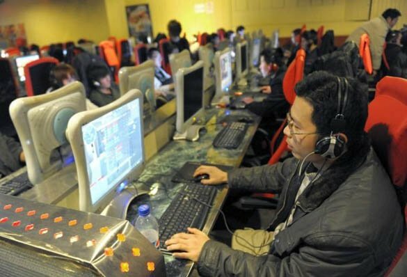 Китайское правительство берет Интернет в 