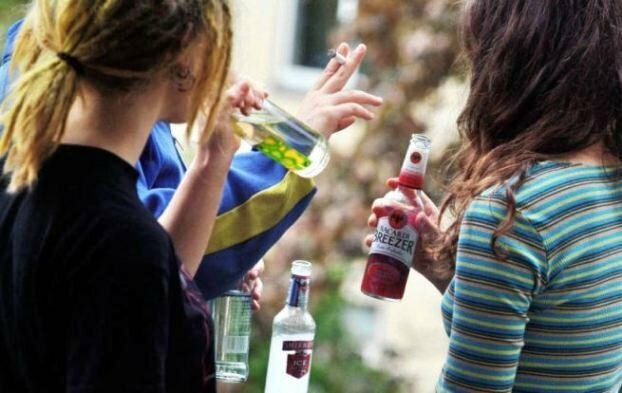 Почему в России так много пьет молодежи?
