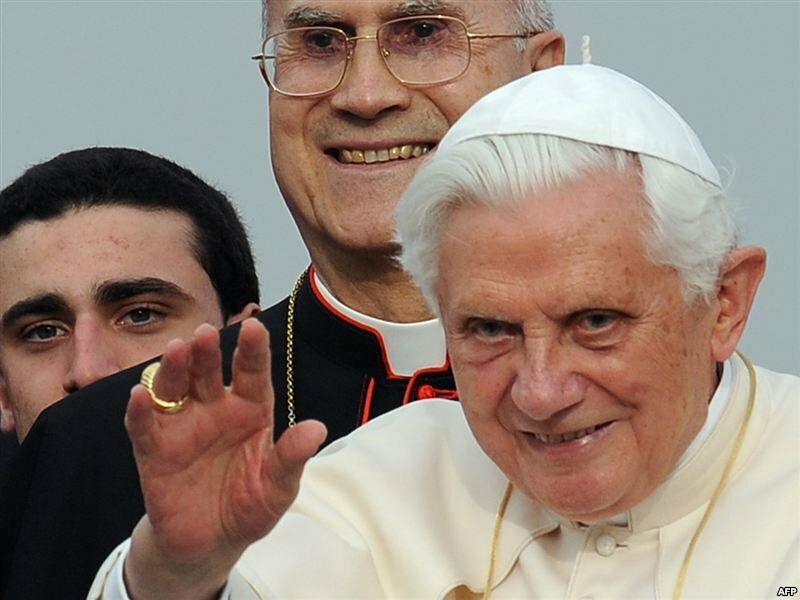Папу Римского обвиняют в том,что он покрывал священников-педофилов