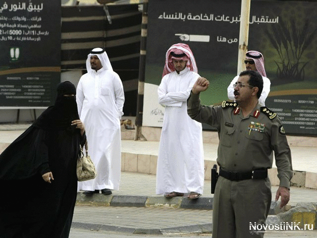 Сексуальная оргия на крыльце полиции нравов в Саудовской Аравии стала своео ...