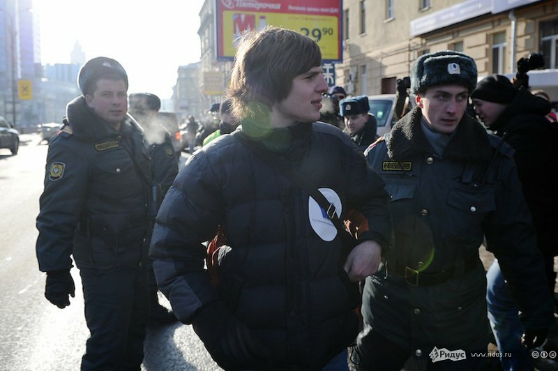 Участники флэшмобиля в поддержку Путина были задержаны уже через 15 минут после начала акции