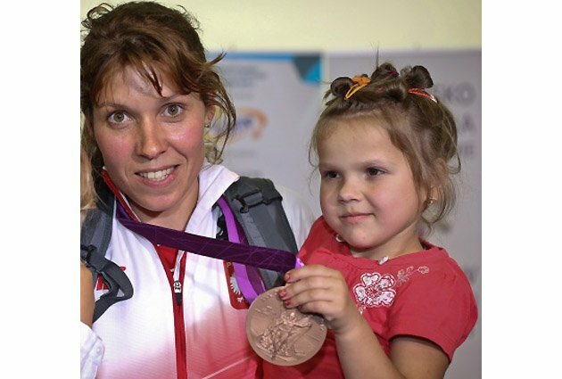 Польская спортсменка продаст олимпийскую медаль на лечение ребенка