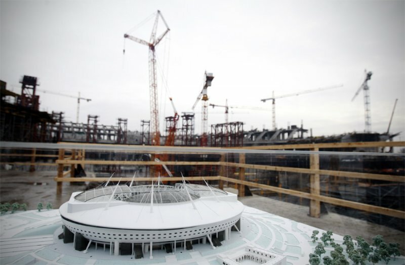 Дмитрий Медведев требует быстрее закончить стройку нового стадиона в Санкт- ...