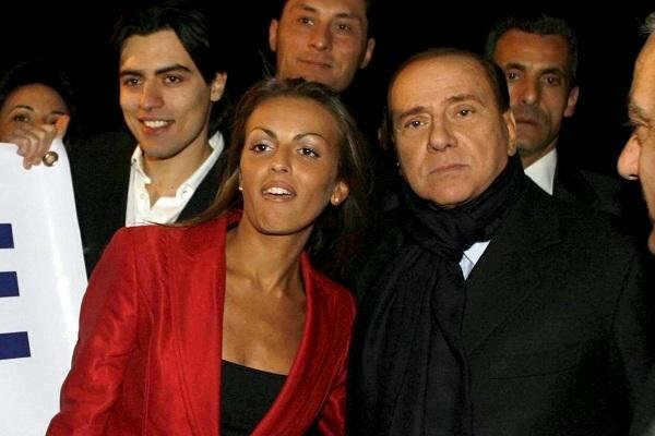 Невеста Берлускони моложе его на 50 лет