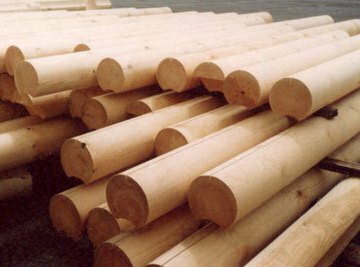 Оцилиндрованное бревно – отличный материал для строительства деревянного дома
