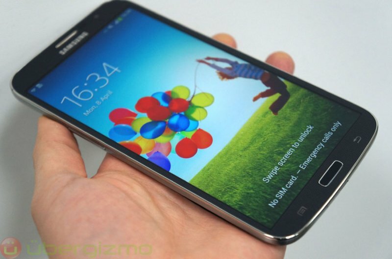 Samsung выпустила два новых "гигантофона"