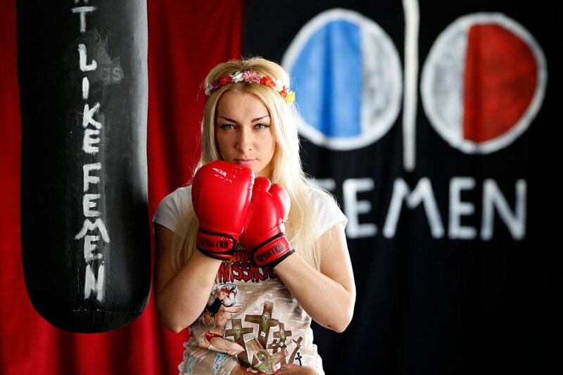 Активистка Femen послужила моделью в создании главного символа страны