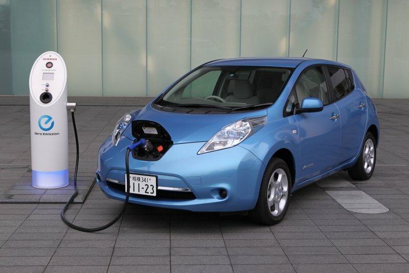 Электрические автомобили становятся такими же дешевыми, как и их газовые соперники