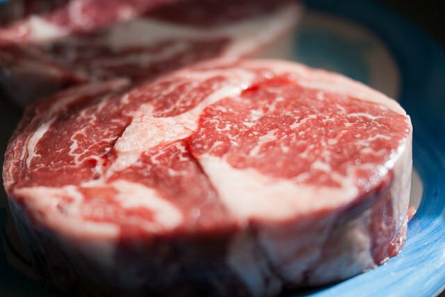 Во Франции разразился скандал, когда в продажу поступило мясо подопытных животных