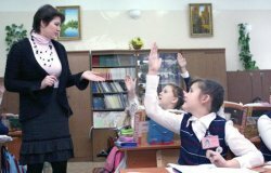 Министр Фурсенко решил сократить 200 тысяч школьных педагогов