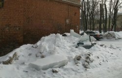 Снег с крыш убивает людей