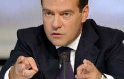 Медведев – Путин, первое разногласие