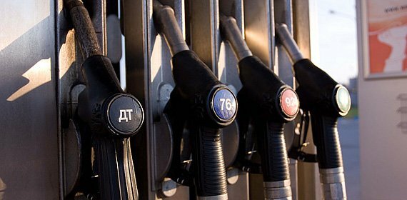Рассчитывать на снижение цен на дизельное топливо и бензин пока не приходится