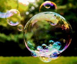 Скоро весь мир лопнет, как мыльный пузырь…