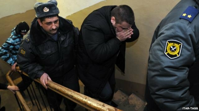 Полицейский избивший подростка в Петербурге до смерти, был взят под стражу