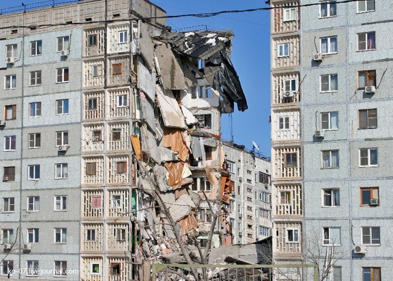 Взрыв дома в Астрахани произвел самоубийца