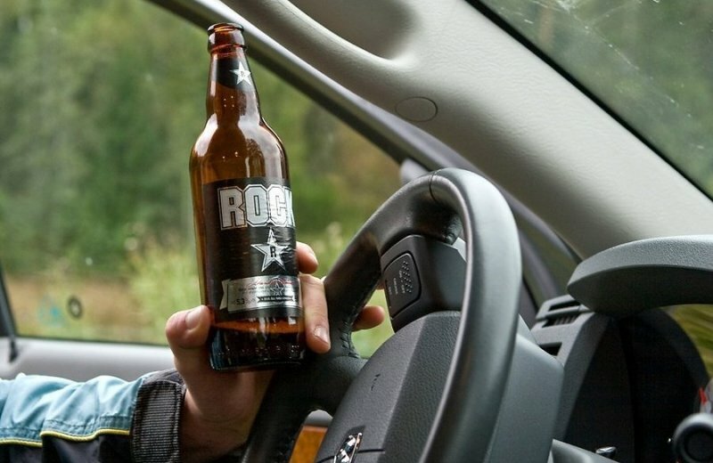 Как сообщает Генпрокуратура, все чаще водительские права получают алкоголик ...