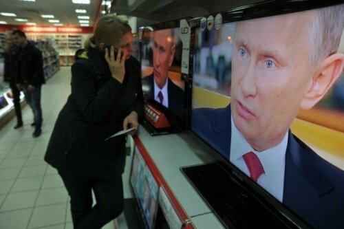 Большинство россиян по-прежнему доверяют телевидению