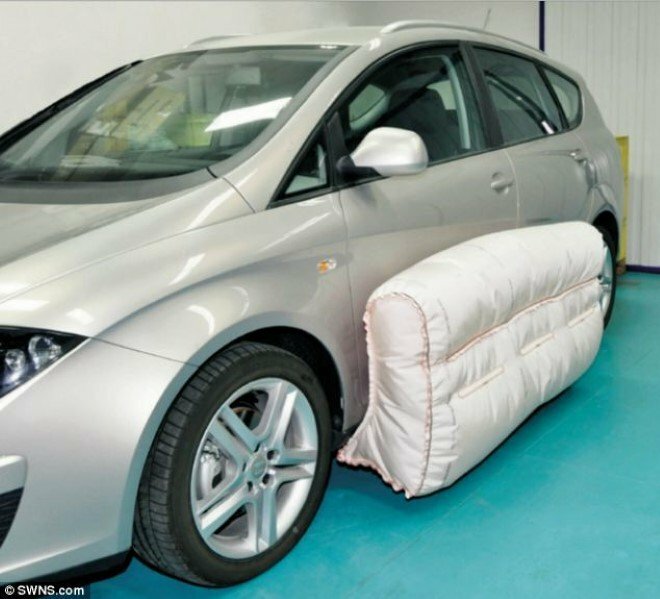Внешние подушки безопасности будут установлены на дорогие автомобили