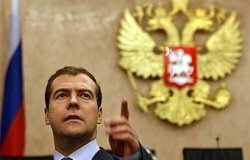 Медведев пообещал разобраться "со всеми"