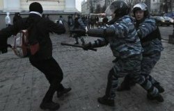 Медведев одобрил действия милиции на Манежной