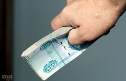 Полицейского поймали при получении взятки в 1,5 миллиона рублей